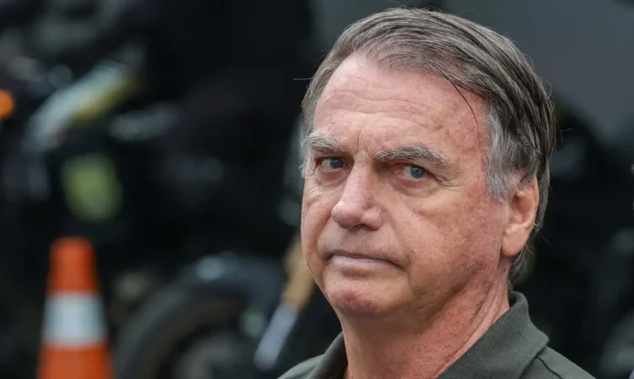PGR defende a manutenção da prisão domiciliar de Bolsonaro e pede que arma apreendida