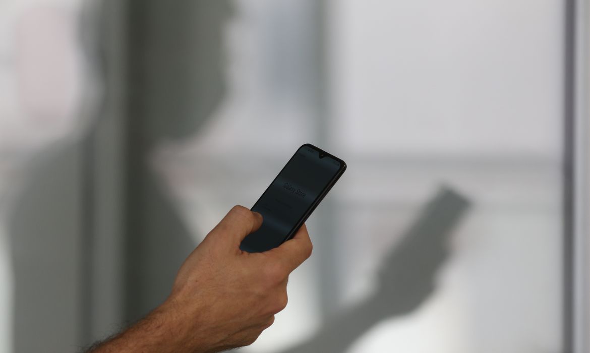 Receita Atende substitui o Fale Conosco e inicia a unificação do atendimento digital da Receita Federal para cidadãos e empresas.