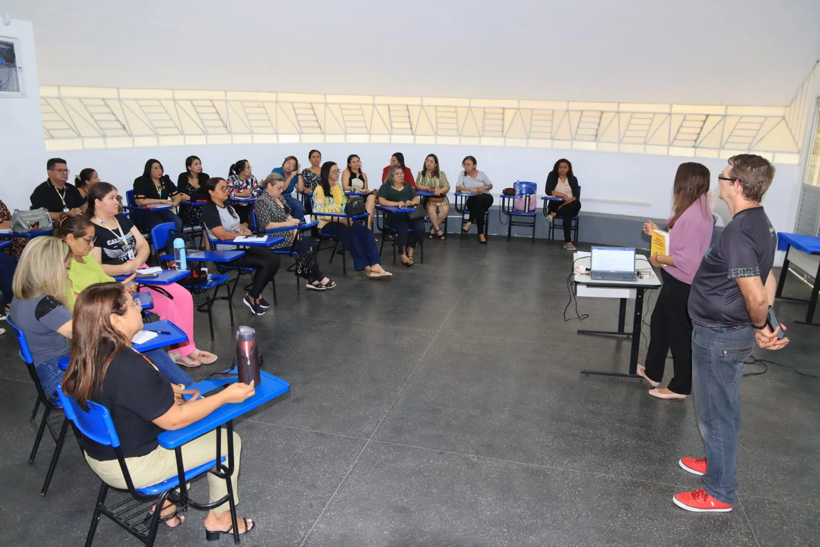 A Semed Manaus abriu inscrições para 255 vagas em cursos gratuitos de Inglês, Espanhol e Libras.