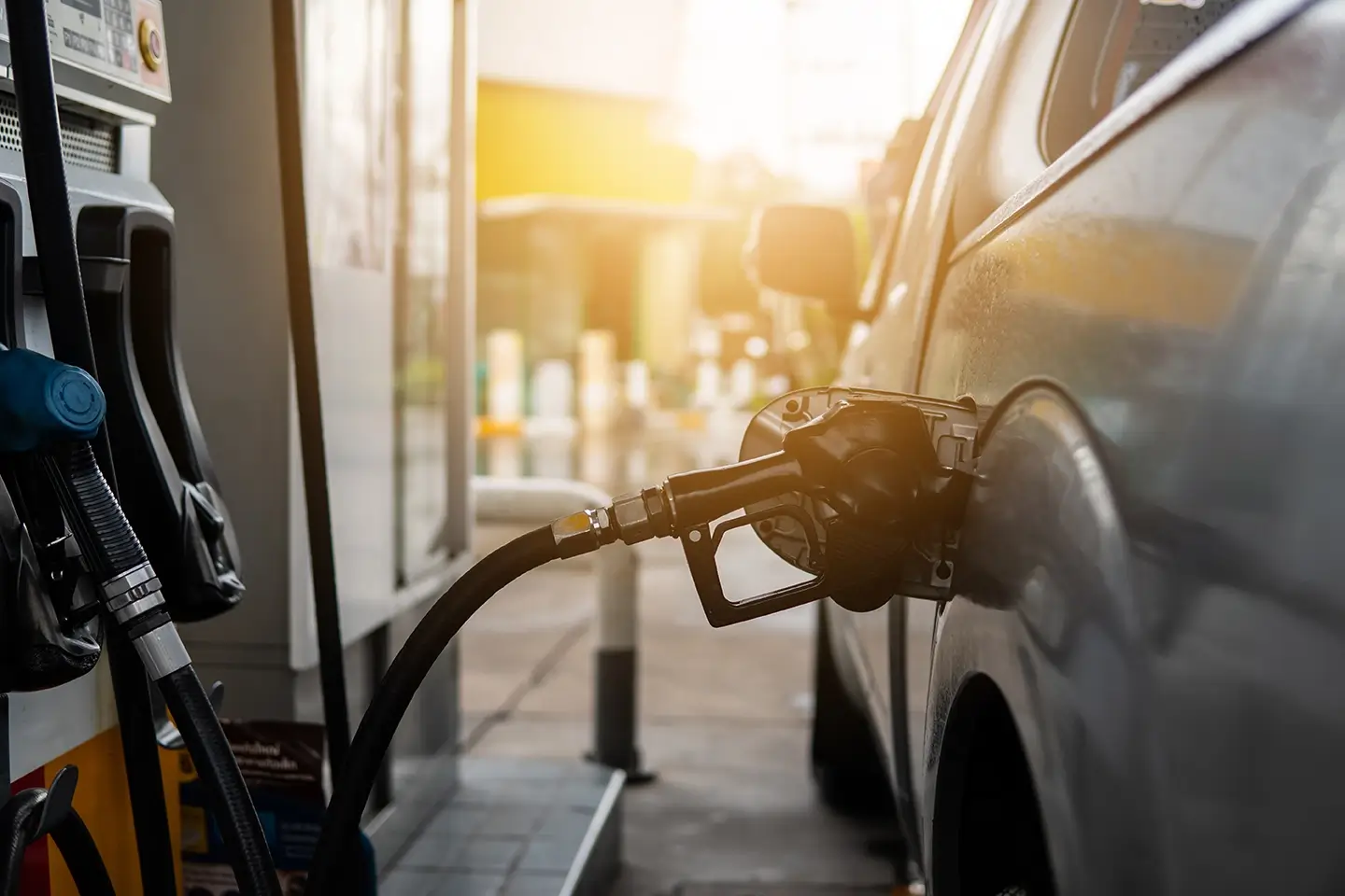 Subsídio da gasolina pode ser retirado na próxima semana após alta do petróleo, afirma ministro Dario Durigan.