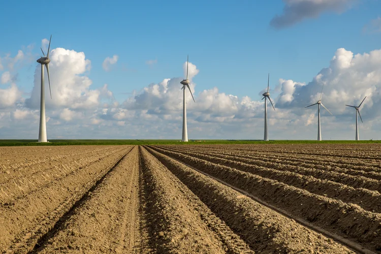 Transição energética no agro avança com energia solar, biogás e biometano para reduzir custos e criar novas receitas no campo.
