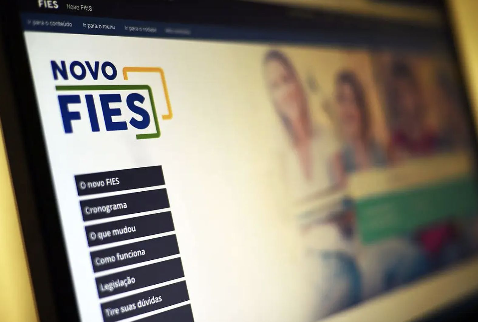 Fies 2026 recebe inscrições até 17 de julho e oferece 44.867 vagas no segundo semestre. Veja requisitos, regras e calendário.