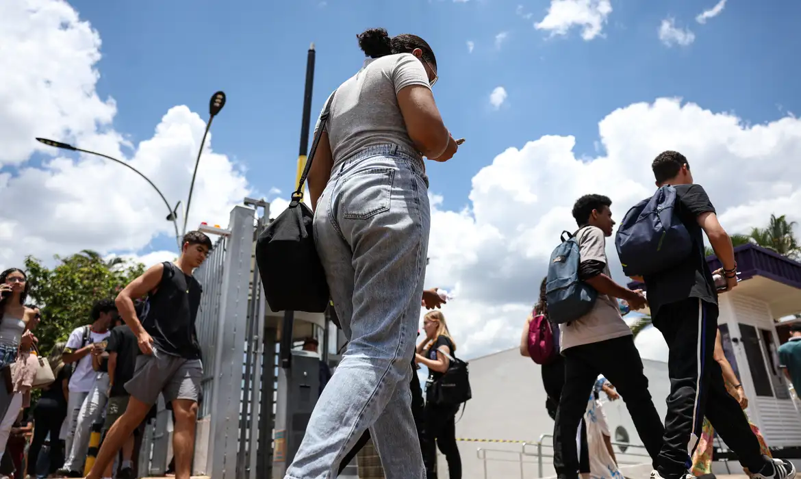 Inscrições do Prouni 2026 terminam nesta sexta-feira com mais de 471 mil bolsas integrais e parciais em faculdades privadas.