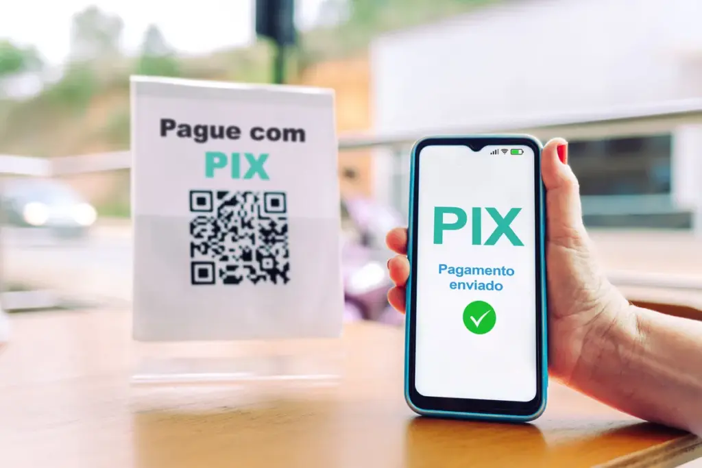 Banco Central estuda integrar Pix internacional a sistemas de outros países, usar Pix como garantia de crédito e reforçar medidas antifraude.