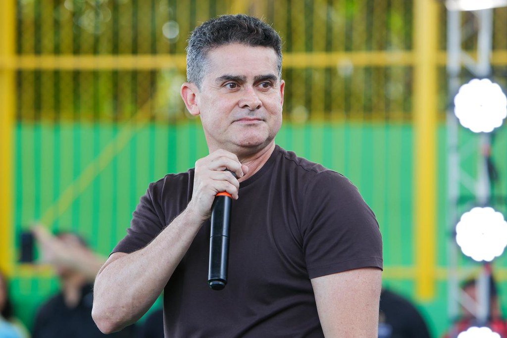 David Almeida apresenta plano de governo para o Amazonas nesta segunda (3), com propostas em nove eixos voltadas à educação, saúde, segurança e economia.