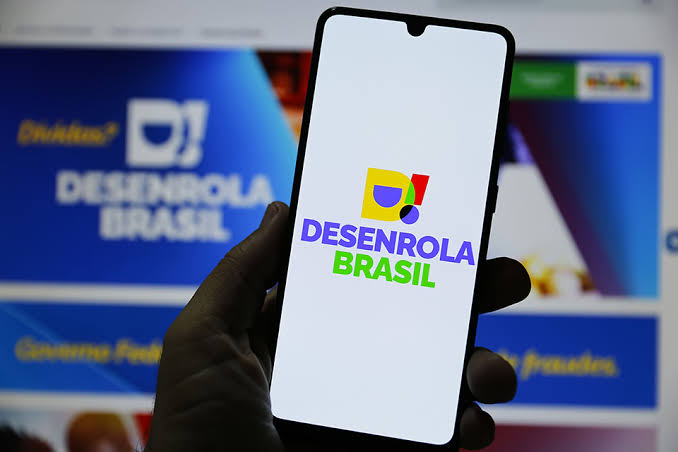 Desenrola para trabalhadores informais deve começar na segunda-feira com juros reduzidos para renegociação de dívidas.