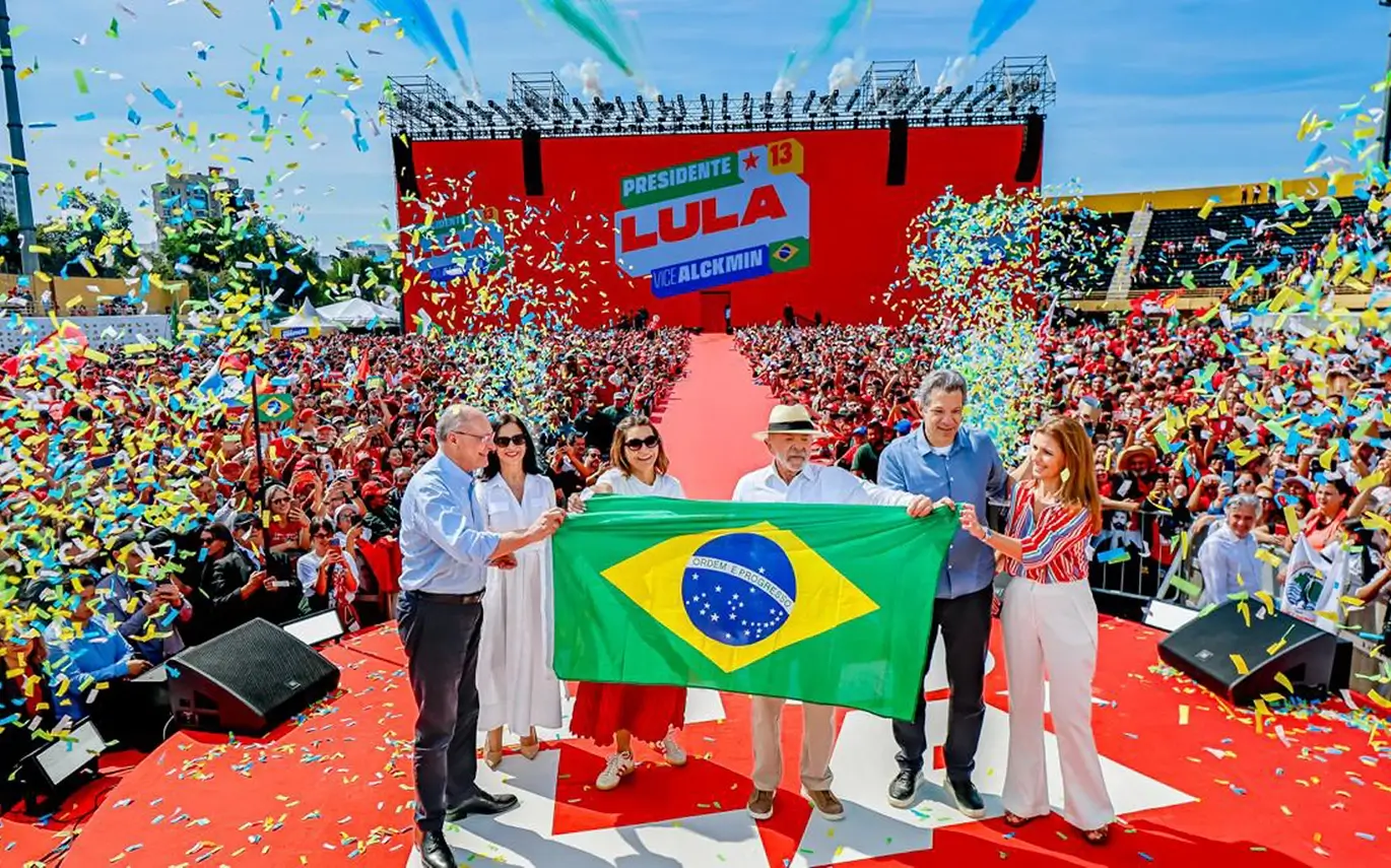 Lula inicia campanha em São Bernardo com discurso sobre segurança, combate às facções, soberania e participação de Janja em ato.