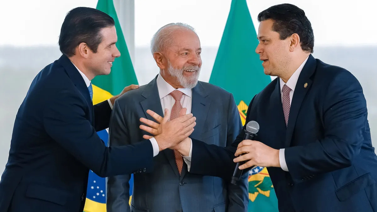 Lula reúne Motta e Alcolumbre para destravar o fim da escala 6x1, isenção em compras internacionais, PEC da Segurança e minerais críticos.