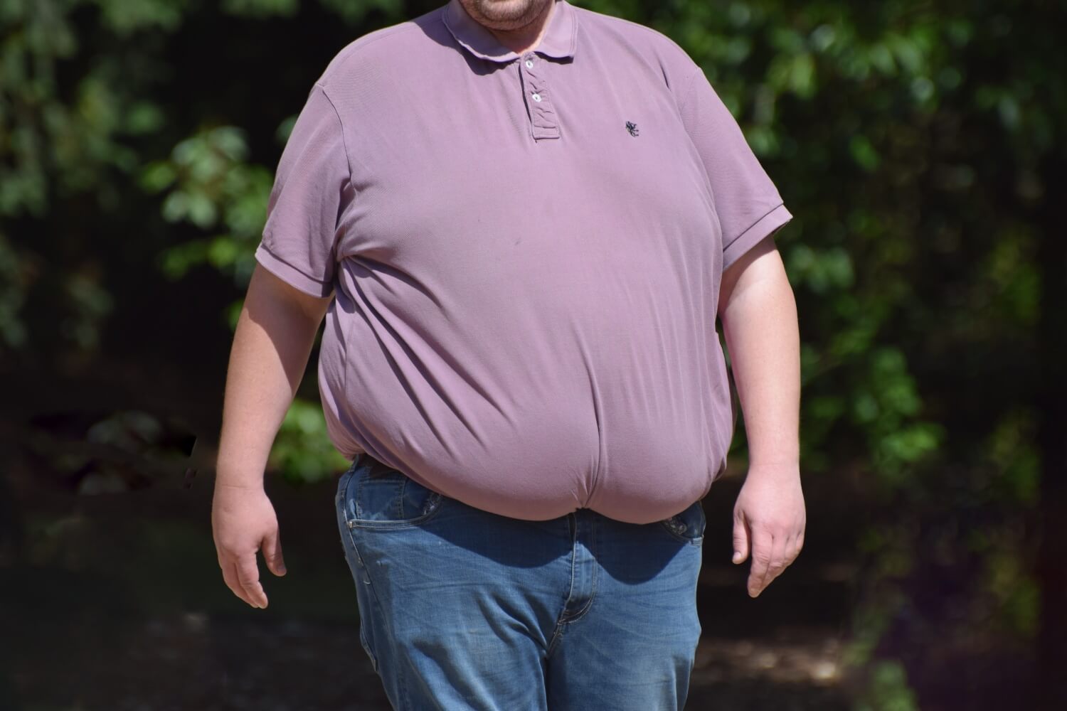 Estudo aponta que a obesidade pode estar ligada a até 11,5% dos casos de câncer e reforça o papel da gordura abdominal no risco de tumores.