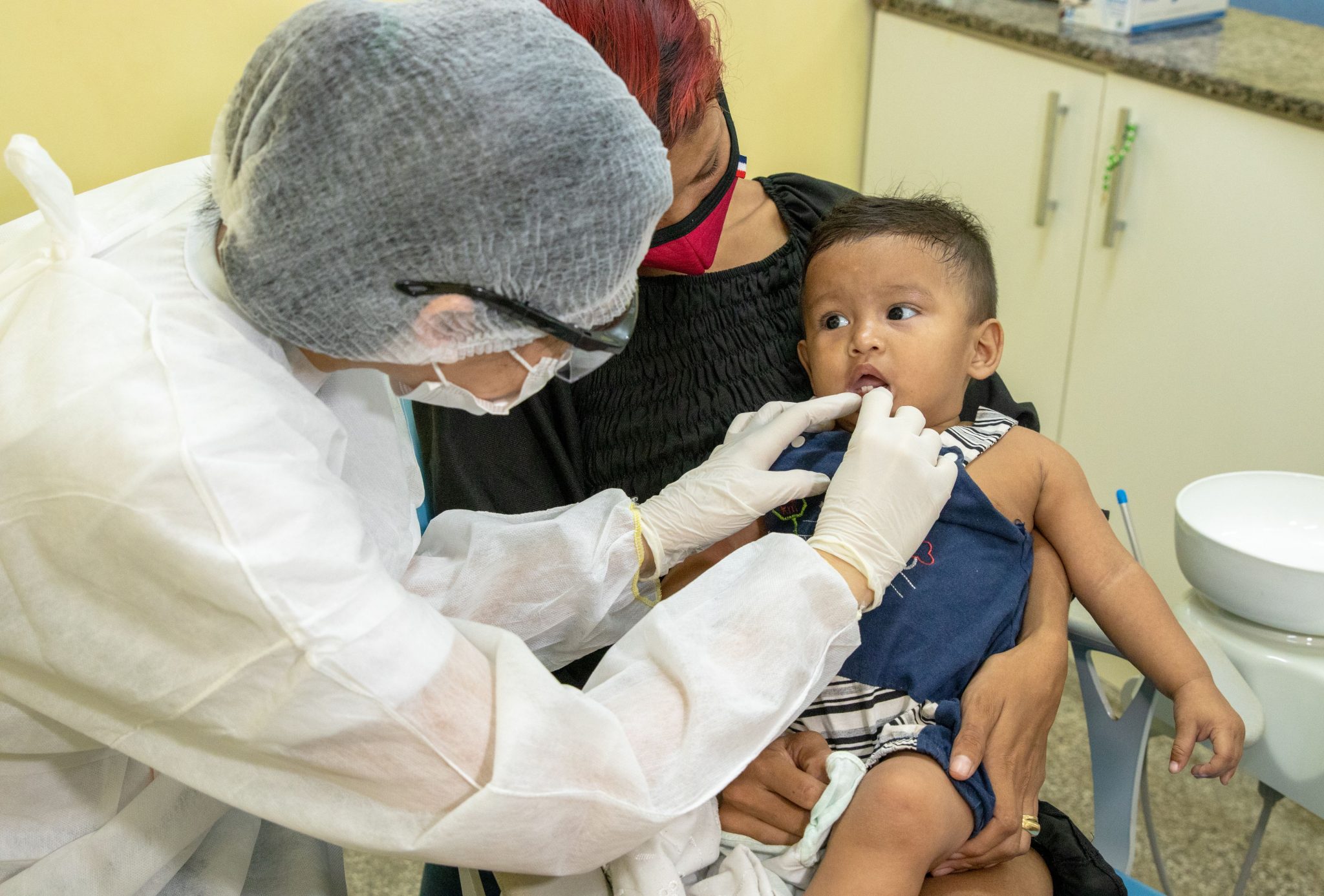 Manaus oferece bolsas de R$ 1,1 mil para estudantes de Odontologia. Inscrições terminam nesta quarta-feira (19).