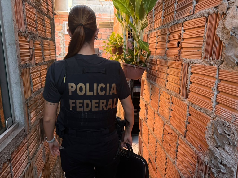PF prende suspeito de abuso sexual infantojuvenil em Manaus durante operação que investiga crimes cometidos no ambiente virtual.