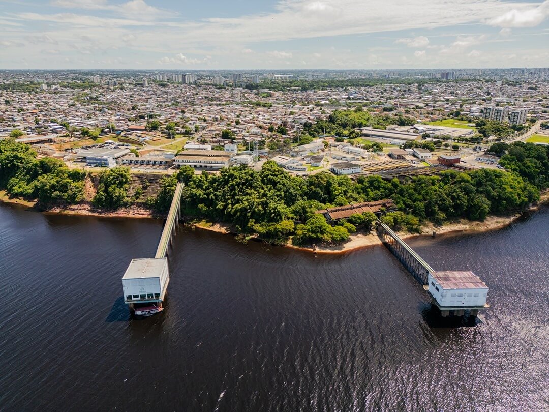 Manutenção na Ponta do Ismael interrompe o abastecimento de água em Manaus nesta quarta (5). Normalização do sistema pode levar até 48 horas.