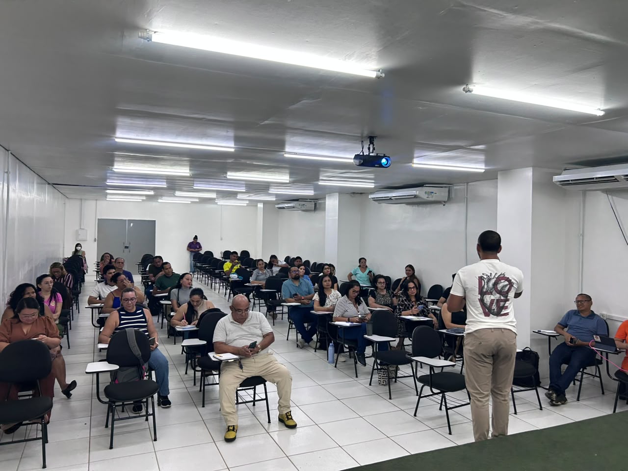 Treinamento gratuito de Excel ao Power BI oferece 50 vagas em Manaus. Inscrições seguem até 24 de agosto ou enquanto houver vagas.