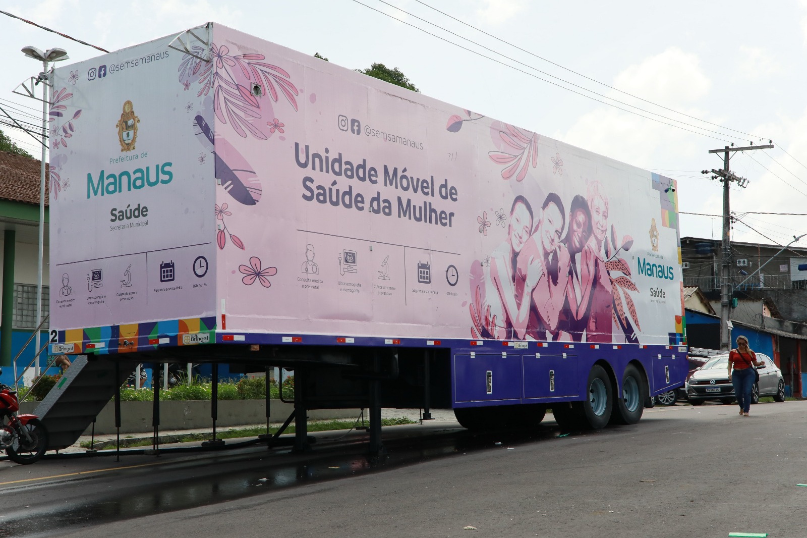 Unidades Móveis de Saúde da Mulher atendem em cinco zonas de Manaus durante agosto com consultas, mamografia, preventivo e ultrassonografia.