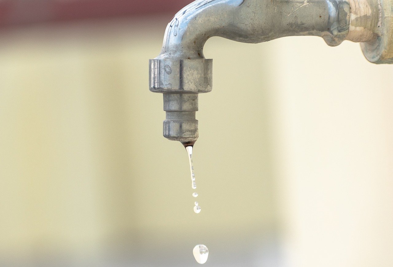 Confira quando o abastecimento de água em Manaus será normalizado após a manutenção e veja os bairros afetados.