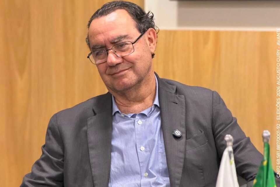 Augusto Cury ultrapassa 10 milhões de seguidores no Instagram e lidera pesquisas no Google após o primeiro debate presidencial.