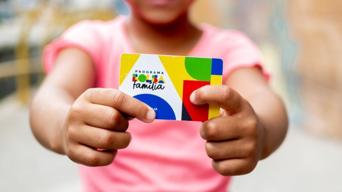 Caixa conclui nesta segunda-feira o pagamento do Bolsa Família de agosto para beneficiários com NIS final 0. Valor médio é de R$ 678,35.