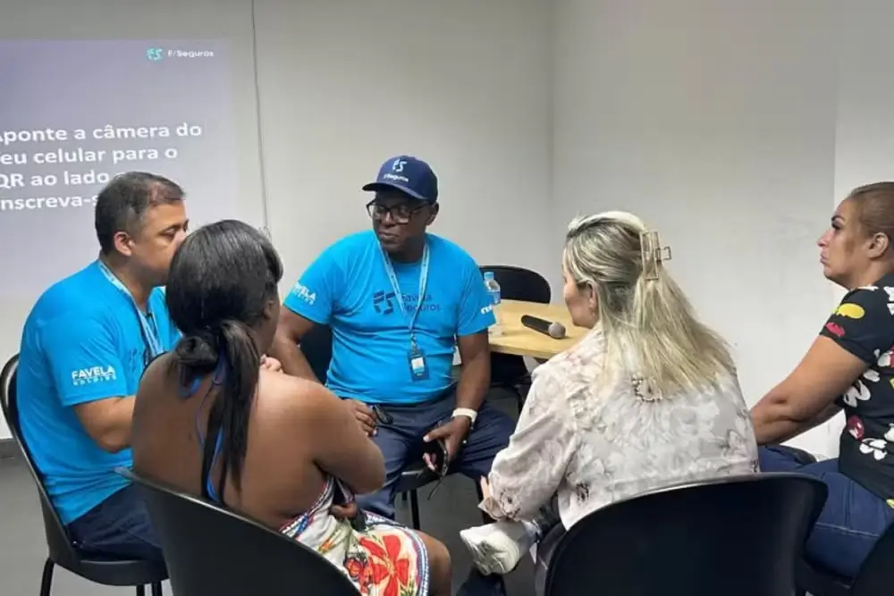 CUFA Amazonas promove vagas de emprego em Manaus com formação profissional e bolsa educacional para moradores de favelas e periferias.