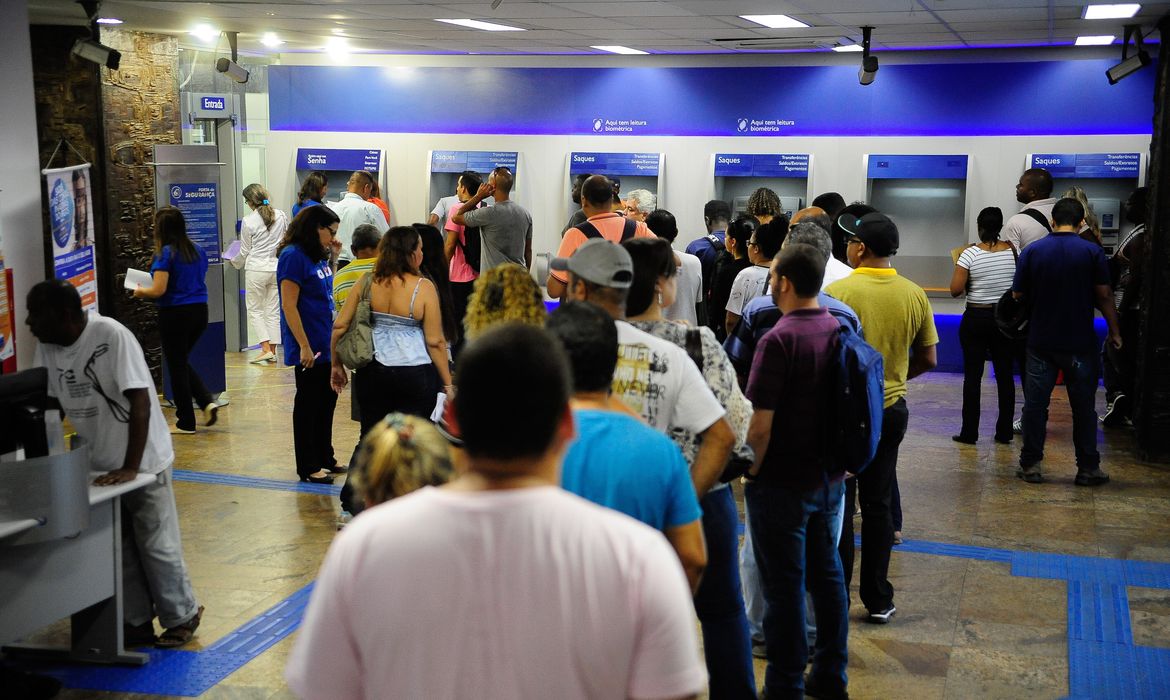 Bancários fazem paralisação de 24 horas nesta quinta-feira (20) e cobram reajuste, aumento do piso e mudanças na PLR.