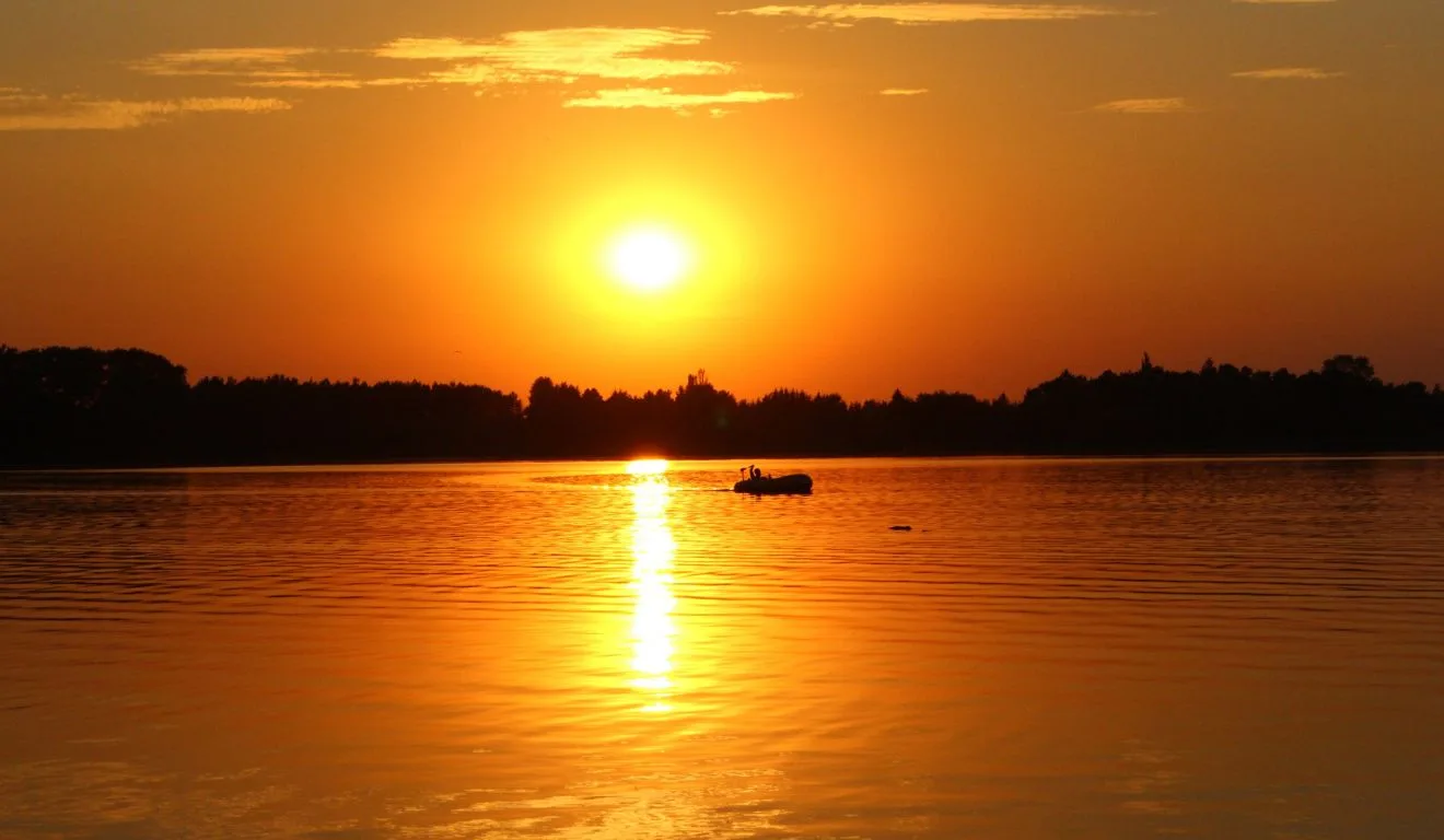 Onda de calor pode atingir Amazônia, Centro-Oeste e Sudeste, com temperaturas de até 40°C e alerta de baixa umidade, segundo o Inmet.
