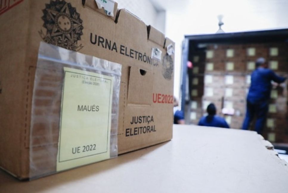 TRE-AM envia 1.350 urnas eletrônicas para 15 municípios do interior do Amazonas em nova etapa da logística das Eleições 2026.