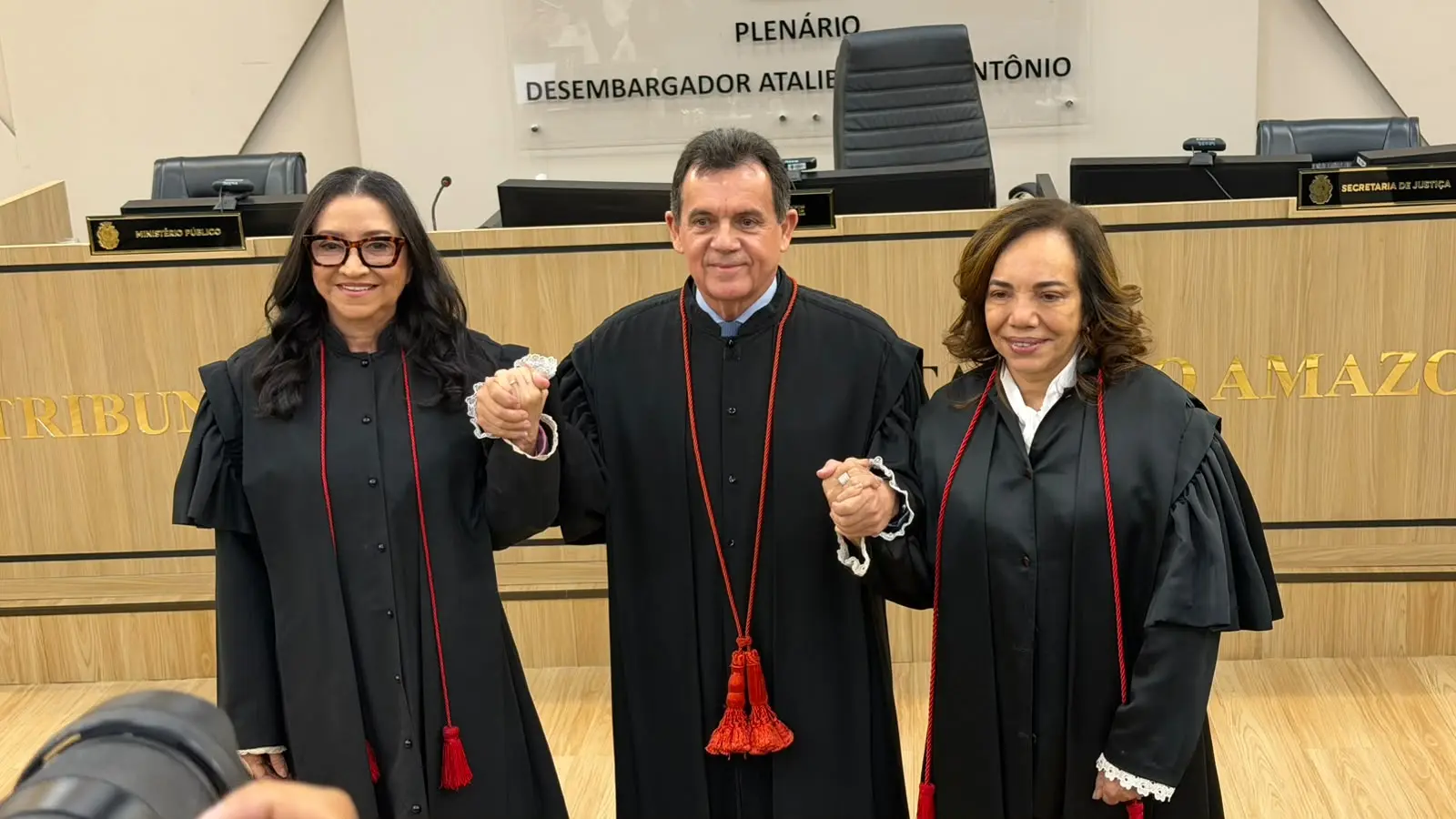 Airton Gentil foi eleito presidente do TJAM para o biênio 2027-2028 com 20 votos. Onilza Gerth e Vânia Marques também integrarão a direção.