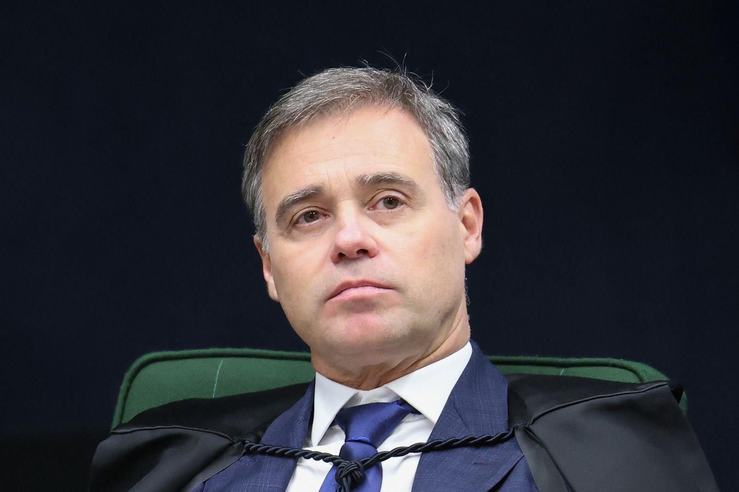 André Mendonça explica intimação da PF no caso Master e diz que medida buscou preservar o sigilo da investigação.
