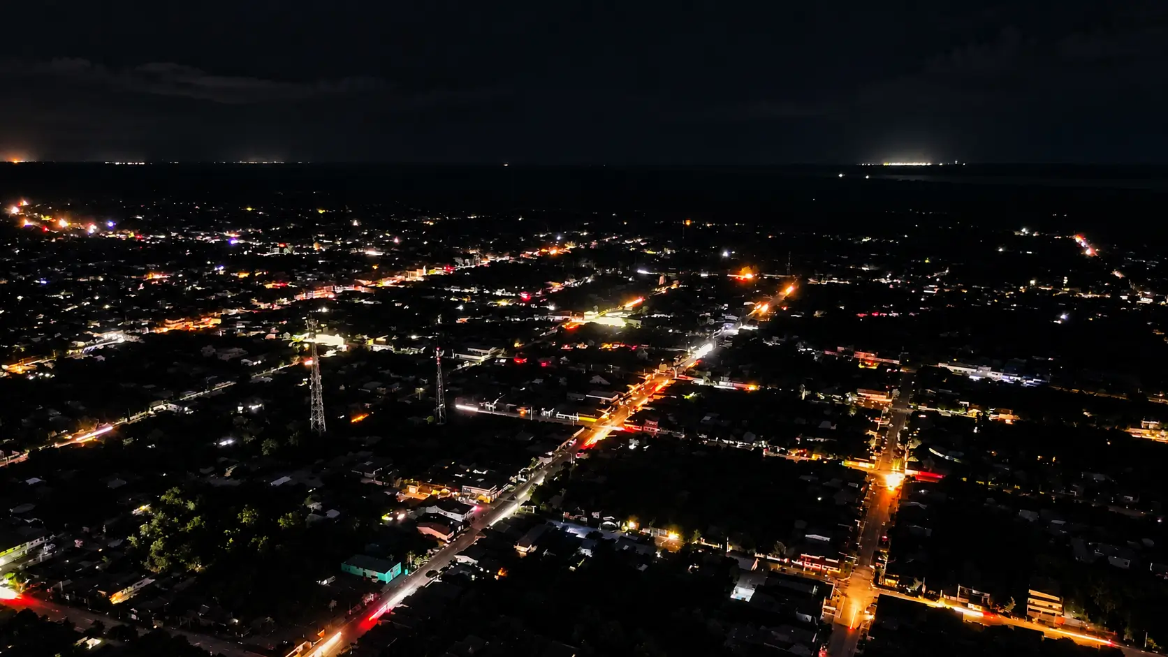 Justiça determina que Âmbar apresente plano de contingência e medidas para reduzir novos apagões em Manaus, Iranduba e Manacapuru.