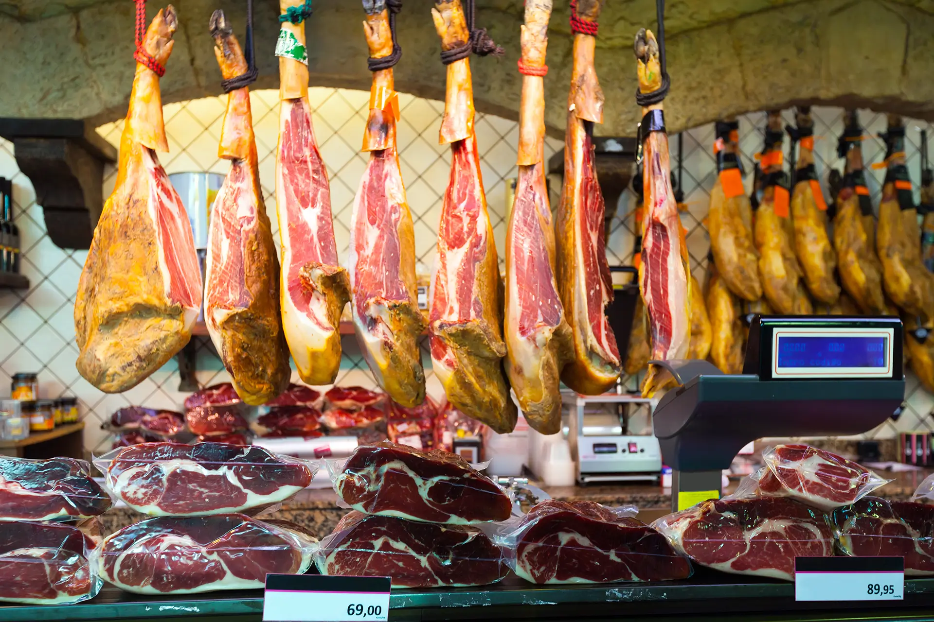 Carne brasileira será suspensa pela UE em 3 de setembro por falta de garantias sobre regras para uso de antimicrobianos.