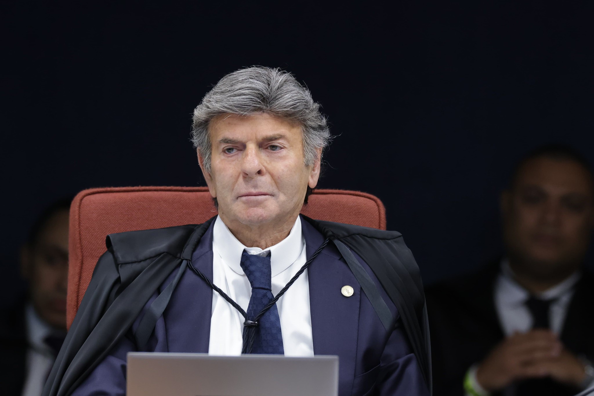 Fux assume ação que pede ao Senado registros de acesso de Daniel Vorcaro, esposa de Moraes e outras pessoas.
