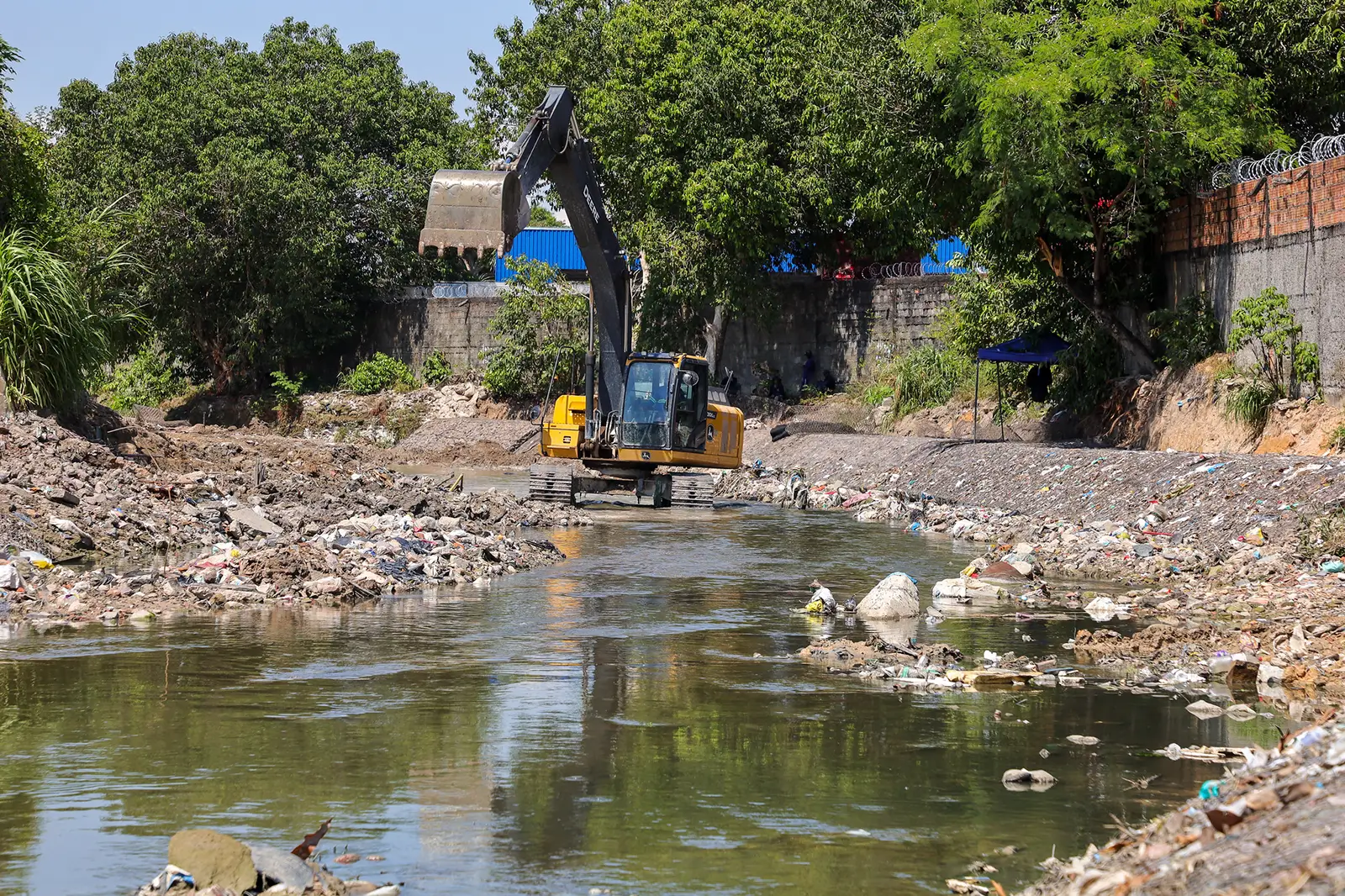 Revitalização do igarapé do Mindu avança no Jorge Teixeira, em Manaus, com drenagem, contenção das margens e ações ambientais.