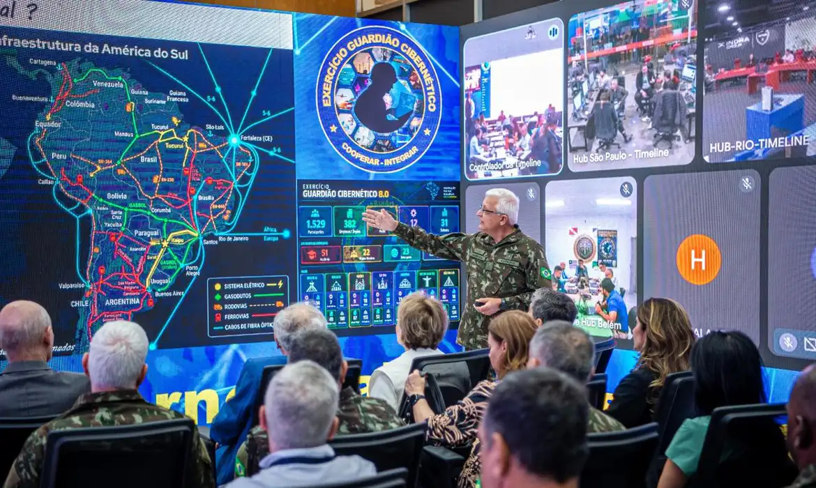 Exército realiza exercício de defesa cibernética com 1,3 mil participantes e simula ataques digitais antes das eleições de 2026.