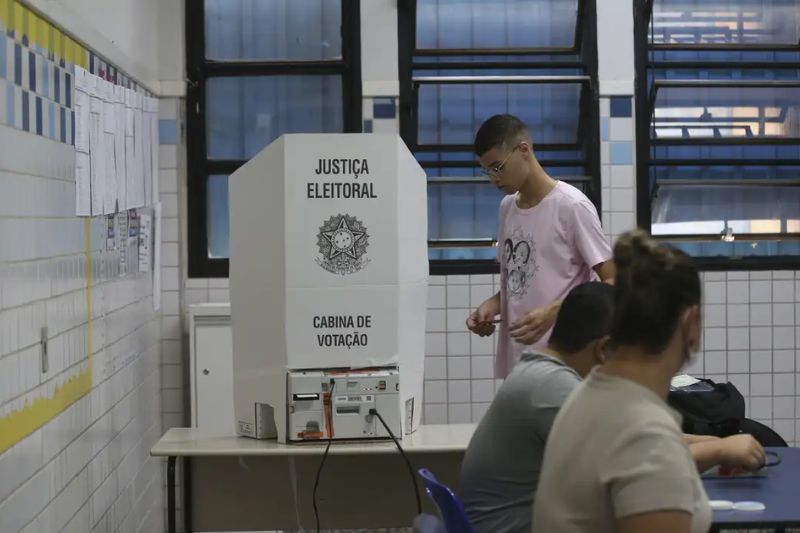 Pesquisa Ipen mostra que 62,7% dos eleitores do Amazonas ainda não definiram voto para deputado federal nas eleições de 2026.