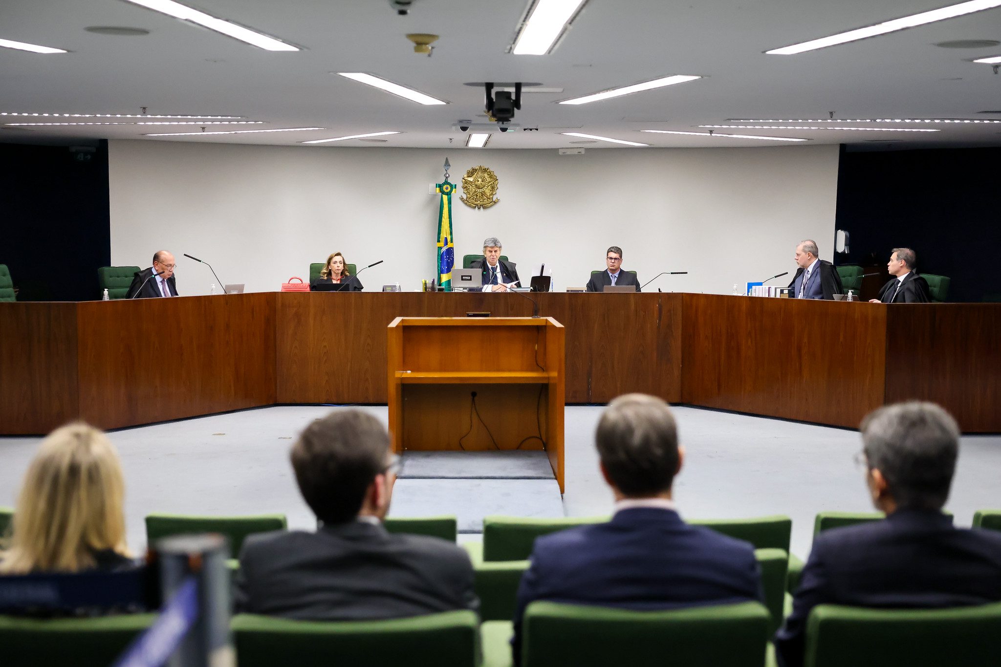 STF forma maioria para manter afastamento do diretor da PF, Andrei Rodrigues. Julgamento foi suspenso após pedido de vista de Gilmar Mendes.