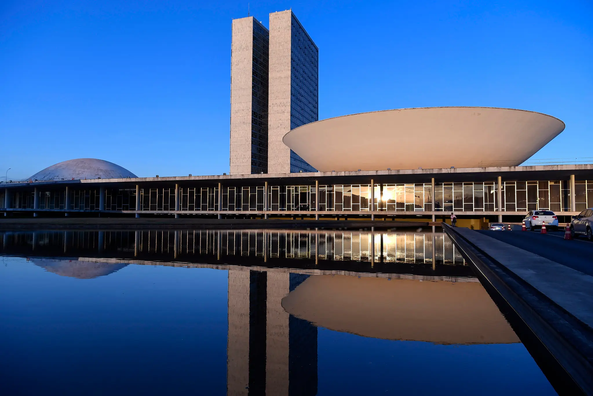 Senado pauta a PEC do fim da escala 6x1 para análise em plenário. Saiba o que muda no descanso remunerado e na jornada semanal de trabalho.