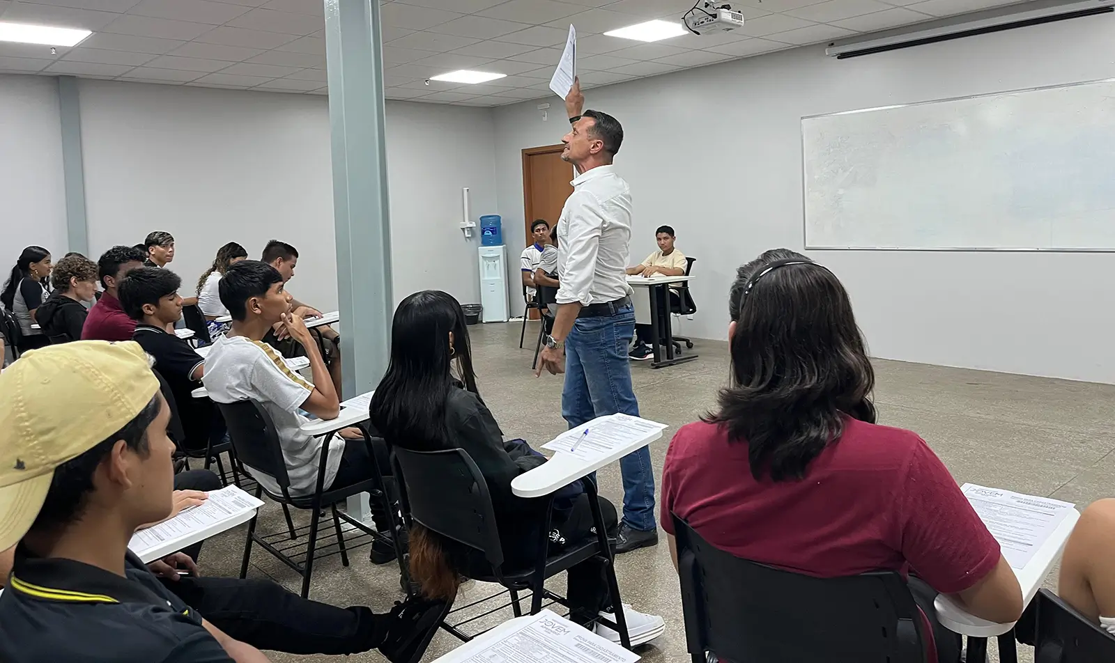 Curso de Metrologia Básica oferece 60 vagas gratuitas em Manaus. Inscrições vão até 3 de novembro, com aulas no shopping Phelippe Daou.