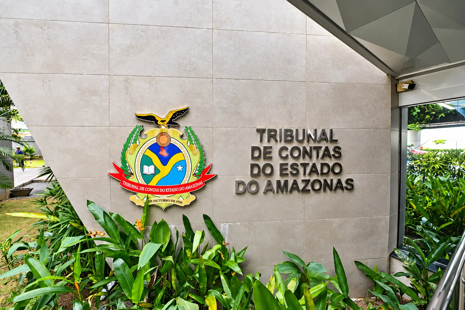 TCE-AM convoca 16 aprovados para residência jurídica e contábil. Programa oferece bolsa de R$ 3 mil e exige documentos até 9 de outubro.