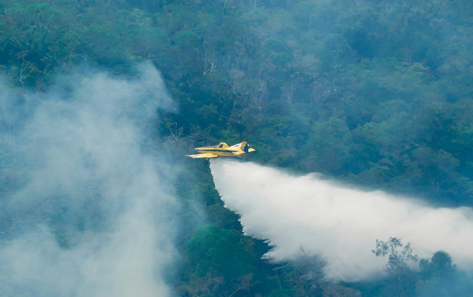 Incêndios no Amazonas mobilizam 13 aeronaves federais, que lançaram 1,1 milhão de litros de água e apoiaram a extinção de 337 ocorrências.Incêndios no Amazonas mobilizam 13 aeronaves federais, que lançaram 1,1 milhão de litros de água e apoiaram a extinção de 337 ocorrências.