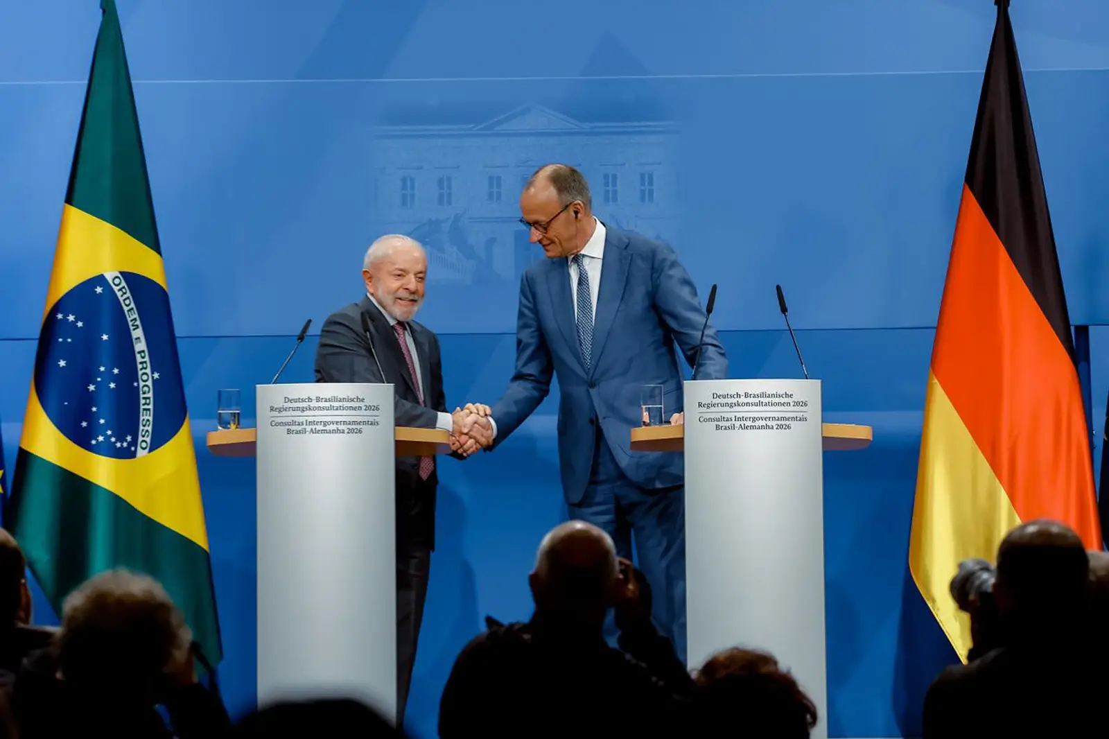 Alemanha afirma que a vitória de Lula é boa para a Amazônia e defende que a Justiça brasileira avalie as acusações de fraude eleitoral.