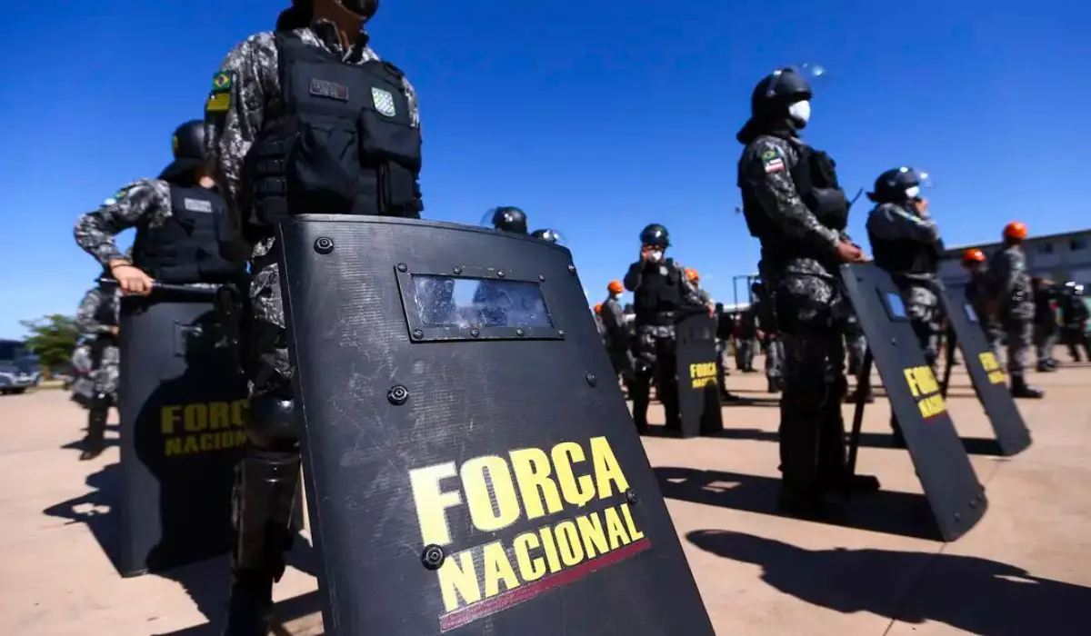 PEC da Segurança Pública avança no Senado e prevê penas mais rígidas para facções, criação de polícias municipais e mudanças no financiamento.