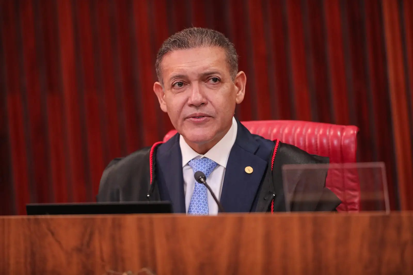 Nunes Marques manda investigar o canal Exército do Lula e solicita análise urgente sobre possível disseminação coordenada de mensagens em outras plataformas.