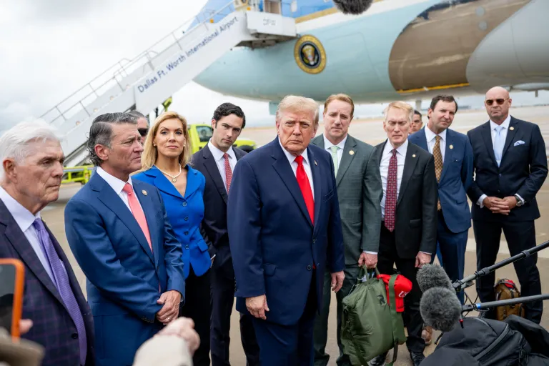 Trump elogiou a rapidez da apuração das eleições no Brasil, confundiu o país com a Índia e voltou a atacar o sistema eleitoral dos EUA.