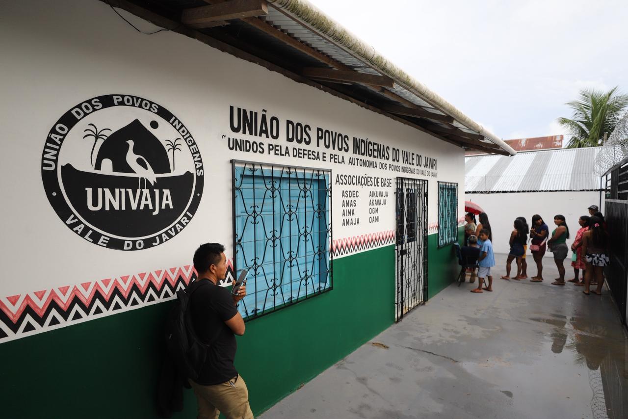 Defensoria do Amazonas e Univaja firmam parceria para ampliar o atendimento jurídico a indígenas do Vale do Javari, com até 40 atendimentos por mês.